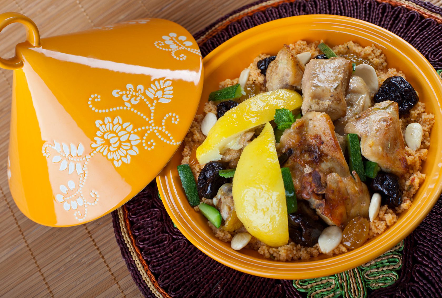 tajine-poulet-gibgembre-et-citron-confit